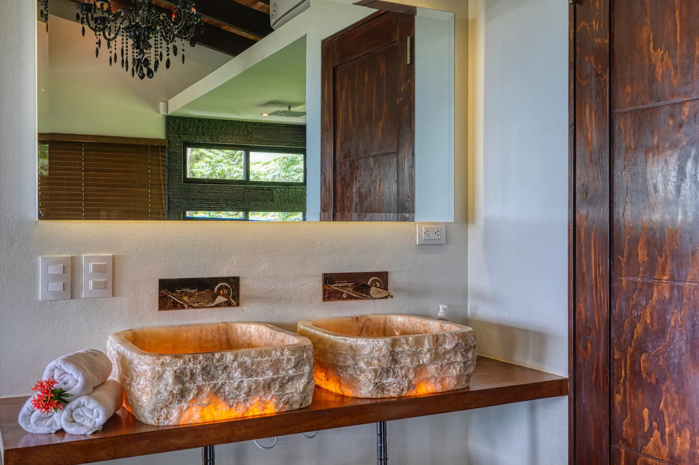 Bedroom 2 Sinks