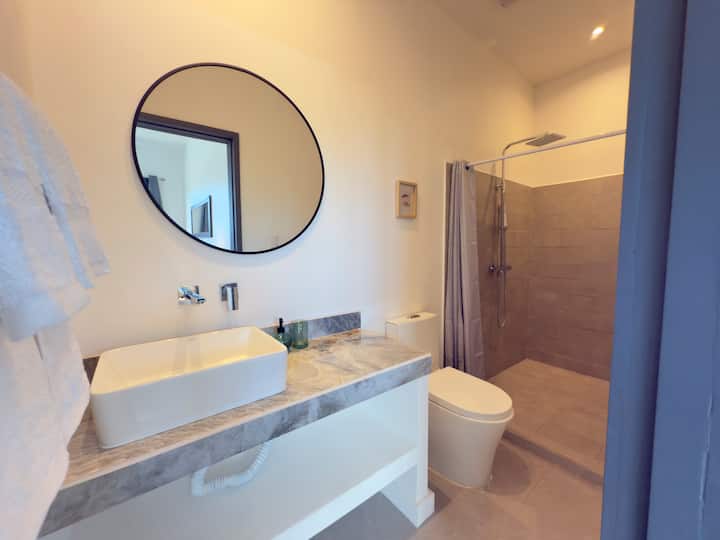 f0aca79b-7ff8-4fde-a549-f6dd0b3e01b9