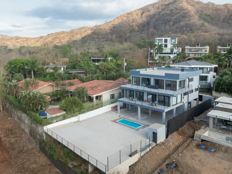 Casa Dos Hermanas on the hillside of Altos de Flamingo
