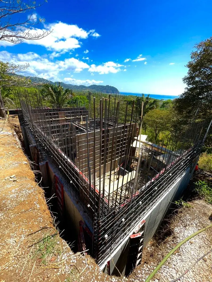 Custom Home Construction 3 steel frame construction hillside